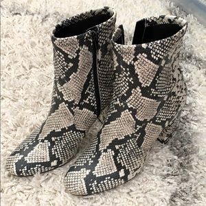 Aldo Snakeskin Booties Size 9 NEVER WORN!!